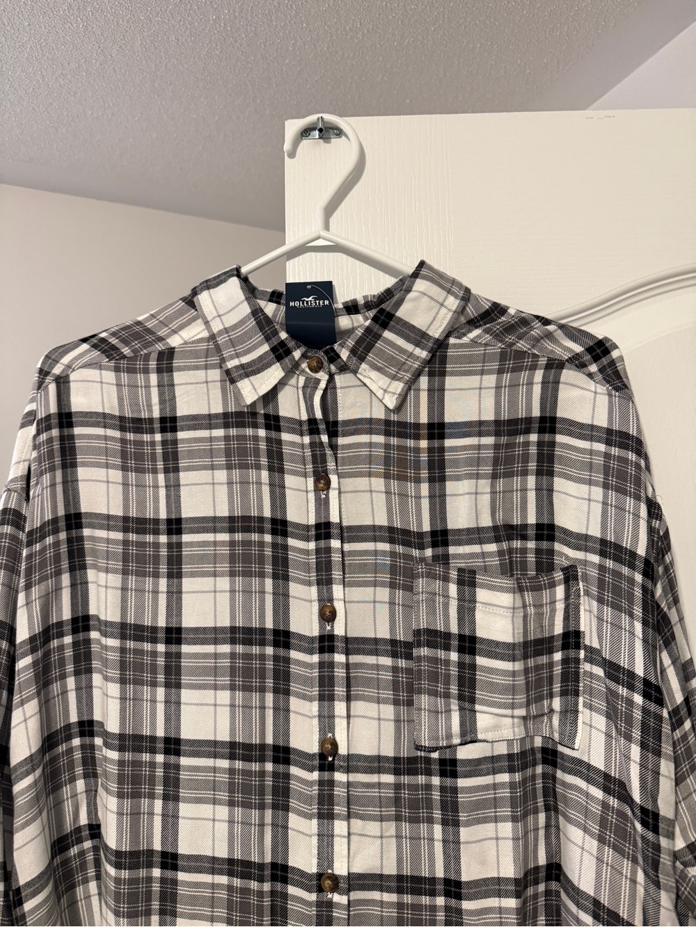 BRAND NEW Hollister Plaid Button-Down Shirt
